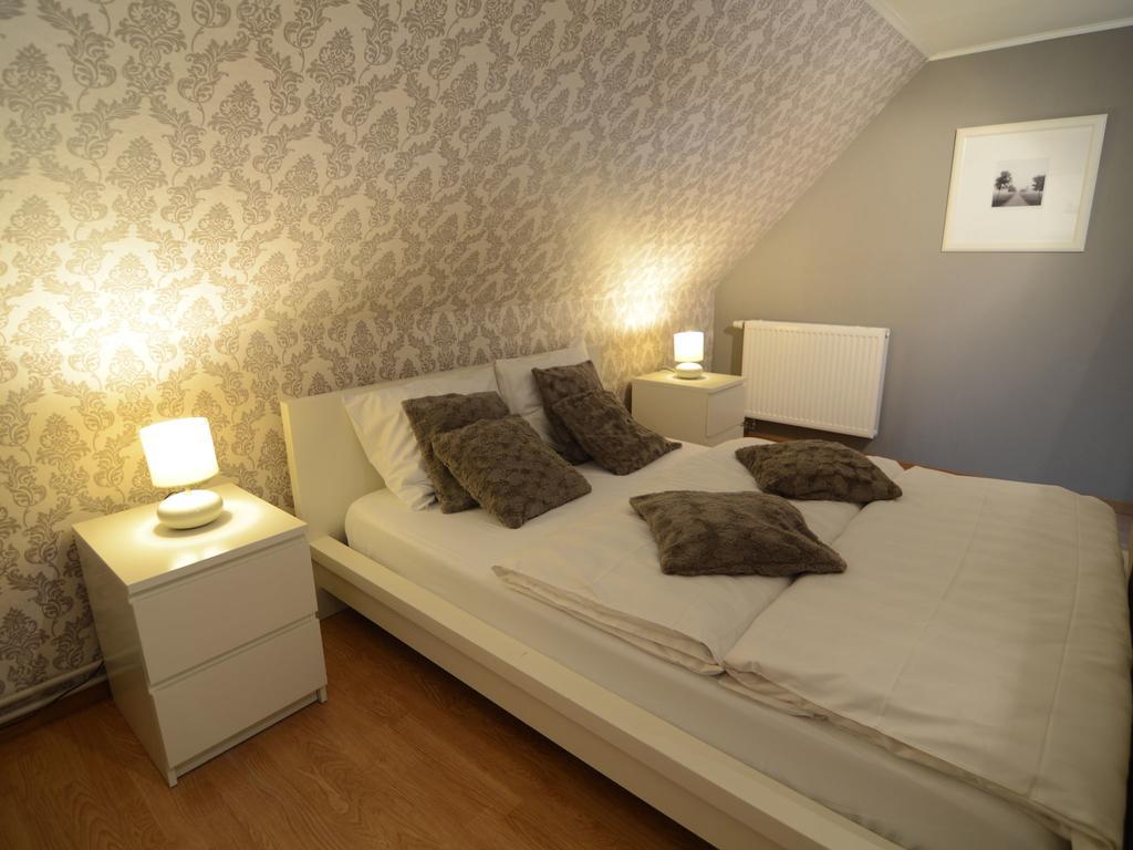 Charming Holiday Home In Zele Near The Forest Exterior photo